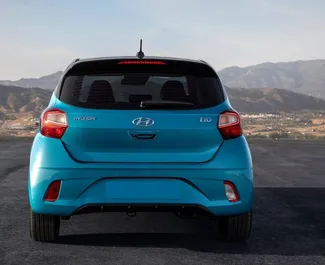 在 在希腊 租赁 Hyundai i10 2022 汽车，特点包括 ✓ 使用 Petrol 燃料和 67 马力 ➤ 起价 31 EUR 每天。