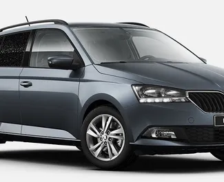 租赁 Skoda Fabia Combi 的正面视图，在布尔加斯机场, 保加利亚 ✓ 汽车编号 #3631。✓ Automatic 变速箱 ✓ 0 评论。