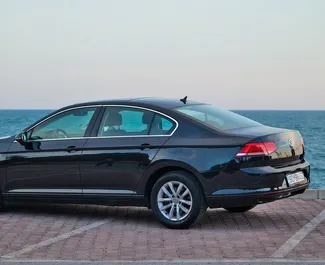 在 在黑山 租赁 Volkswagen Passat 2018 汽车，特点包括 ✓ 使用 Diesel 燃料和 150 马力 ➤ 起价 45 EUR 每天。