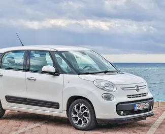 租赁 Fiat 500l 的正面视图，在布德瓦, 黑山共和国 ✓ 汽车编号 #5887。✓ Manual 变速箱 ✓ 1 评论。