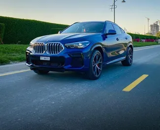 租赁 BMW X6 的正面视图，在迪拜, 阿联酋 ✓ 汽车编号 #5984。✓ Automatic 变速箱 ✓ 0 评论。