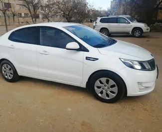 租赁 Kia Rio 的正面视图，在阿克套, 哈萨克斯坦 ✓ 汽车编号 #6267。✓ Automatic 变速箱 ✓ 0 评论。