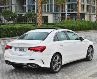 Mercedes-Benz A-Class 2021 的 Petrol 2.2L 发动机，在 在迪拜 出租。