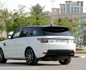 Land Rover Range Rover Sport 2021 的 Petrol 4.0L 发动机，在 在迪拜 出租。