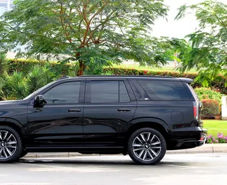 Cadillac Escalade 租赁。在 阿联酋 出租的 高级, 豪华, SUV 汽车 ✓ Deposit of 2000 AED ✓ 提供 TPL, CDW 保险选项。