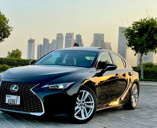 租赁 Lexus IS300 的正面视图，在迪拜, 阿联酋 ✓ 汽车编号 #6152。✓ Automatic 变速箱 ✓ 0 评论。