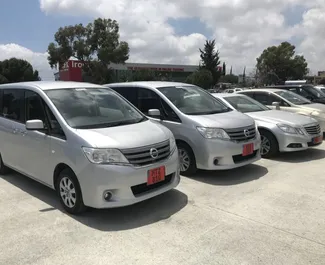 租车 Nissan Serena #3966 Automatic 在 在利马索尔，配备 2.0L 发动机 ➤ 来自 亚历山大 在塞浦路斯。