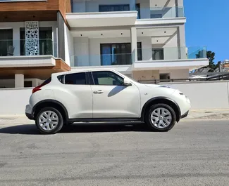 Nissan Juke 2015 在 在利马索尔 可租赁，具有 unlimited 里程限制。