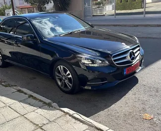 租车 Mercedes-Benz E-Class #5922 Automatic 在 在利马索尔，配备 2.2L 发动机 ➤ 来自 亚历山大 在塞浦路斯。