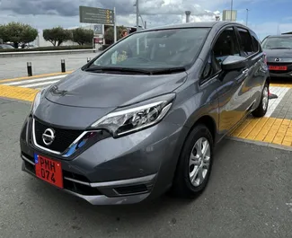 租赁 Nissan Note 的正面视图，在利马索尔, 塞浦路斯 ✓ 汽车编号 #6000。✓ Automatic 变速箱 ✓ 1 评论。