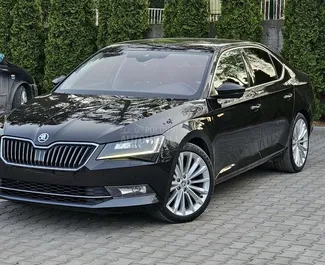 租赁 Skoda Superb 的正面视图，在贝尔格莱德, 塞尔维亚 ✓ 汽车编号 #2538。✓ Automatic 变速箱 ✓ 1 评论。