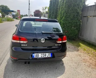 Volkswagen Golf 6 租赁。在 在阿尔巴尼亚 出租的 经济, 舒适性 汽车 ✓ Deposit of 100 EUR ✓ 提供 TPL, CDW, SCDW, FDW, Theft 保险选项。