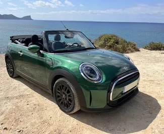 租赁 Mini Cooper Cabrio 的正面视图，在伊维萨机场, 西班牙 ✓ 汽车编号 #6603。✓ Automatic 变速箱 ✓ 1 评论。