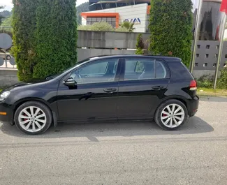 在 在阿尔巴尼亚 租赁 Volkswagen Golf 6 2012 汽车，特点包括 ✓ 使用 Diesel 燃料和 140 马力 ➤ 起价 27 EUR 每天。