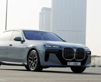 租车 BMW 735i #6648 Automatic 在 在迪拜，配备 6.0L 发动机 ➤ 来自 Akil 阿联酋。