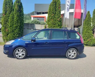 租车 Citroen C4 Grand Picasso #7017 Automatic 在 在地拉那，配备 2.0L 发动机 ➤ 来自 阿图尔 在阿尔巴尼亚。