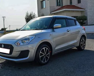 租赁 Suzuki Swift 的正面视图，在拉纳卡, 塞浦路斯 ✓ 汽车编号 #6812。✓ Automatic 变速箱 ✓ 1 评论。