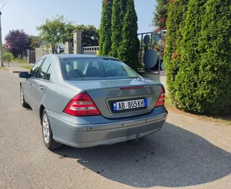 Mercedes-Benz C-Class 租赁。在 在阿尔巴尼亚 出租的 舒适性, 高级 汽车 ✓ Deposit of 100 EUR ✓ 提供 TPL, CDW, SCDW, FDW, Theft 保险选项。