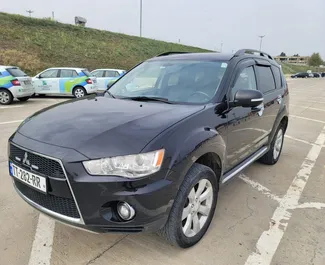 租赁 Mitsubishi Outlander 的正面视图，在第比利斯, 格鲁吉亚 ✓ 汽车编号 #6822。✓ Automatic 变速箱 ✓ 1 评论。