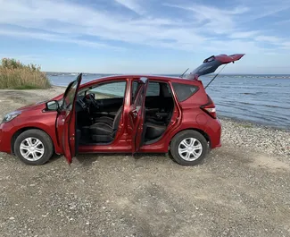 在 在塞浦路斯 租赁 Nissan Note 2018 汽车，特点包括 ✓ 使用 Petrol 燃料和 120 马力 ➤ 起价 25 EUR 每天。