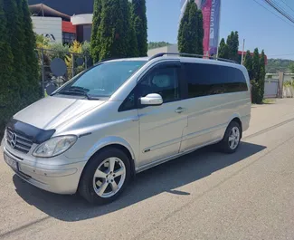 租赁 Mercedes-Benz Viano 的正面视图，在地拉那, 阿尔巴尼亚 ✓ 汽车编号 #6615。✓ Automatic 变速箱 ✓ 3 评论。