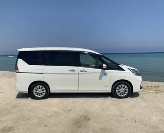 租车 Nissan Serena #7088 Automatic 在 在拉纳卡，配备 2.0L 发动机 ➤ 来自 马克西姆 在塞浦路斯。