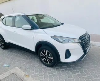 在 阿联酋 租赁 Nissan Kicks 2021 汽车，特点包括 ✓ 使用 Petrol 燃料和 120 马力 ➤ 起价 95 AED 每天。