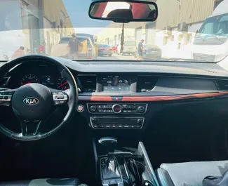 Kia Cadenza 2019 在 在迪拜 可租赁，具有 200 km/day 里程限制。