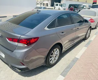 租车 Hyundai Sonata #7112 Automatic 在 在迪拜，配备 2.0L 发动机 ➤ 来自 何塞 阿联酋。