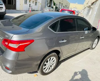 Nissan Sentra 租赁。在 阿联酋 出租的 舒适性 汽车 ✓ Deposit of 1000 AED ✓ 提供 TPL, CDW 保险选项。