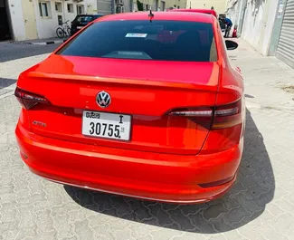 Rent a Volkswagen Jetta in 迪拜 阿联酋