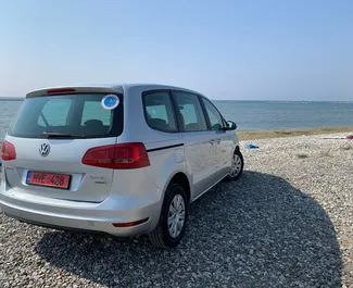 租车 Volkswagen Sharan #7204 Automatic 在 在拉纳卡，配备 2.0L 发动机 ➤ 来自 马克西姆 在塞浦路斯。