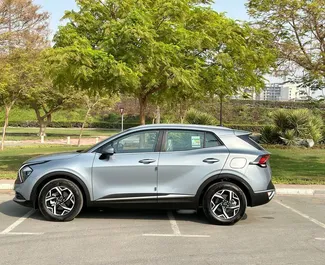 在 阿联酋 租赁 Kia Sportage 2023 汽车，特点包括 ✓ 使用 Petrol 燃料和 190 马力 ➤ 起价 145 AED 每天。