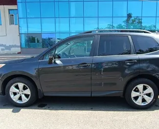 租赁 Subaru Forester 的正面视图，在第比利斯, 格鲁吉亚 ✓ 汽车编号 #7359。✓ Automatic 变速箱 ✓ 1 评论。