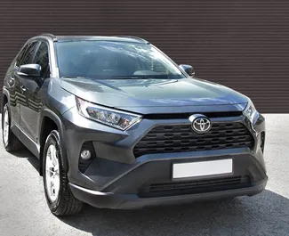 租赁 Toyota Rav4 的正面视图，在埃里温, 亚美尼亚 ✓ 汽车编号 #1170。✓ Automatic 变速箱 ✓ 0 评论。