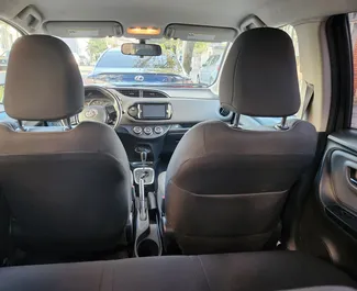Toyota Yaris 2016 的 Petrol 1.5L 发动机，在 在库塔伊西 出租。