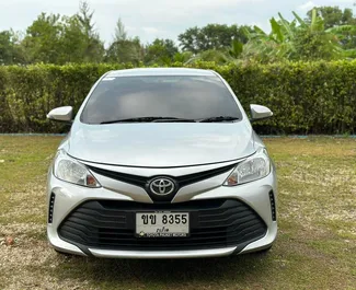 租赁 Toyota Vios 的正面视图，在普吉机场, 泰国 ✓ 汽车编号 #7669。✓ Automatic 变速箱 ✓ 0 评论。