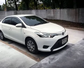 租赁 Toyota Vios 的正面视图，在曼谷, 泰国 ✓ 汽车编号 #7412。✓ Automatic 变速箱 ✓ 4 评论。