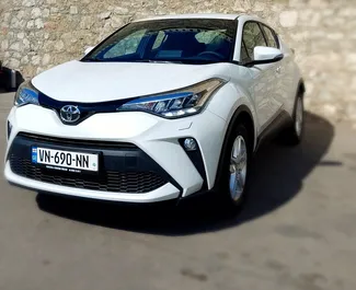 租赁 Toyota C-HR 的正面视图，在第比利斯, 格鲁吉亚 ✓ 汽车编号 #8143。✓ Automatic 变速箱 ✓ 0 评论。