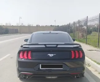 在 在阿塞拜疆 租赁 Ford Mustang Coupe 2020 汽车，特点包括 ✓ 使用 Petrol 燃料和 420 马力 ➤ 起价 140 AZN 每天。