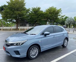 租赁 Honda City 的正面视图，苏梅岛机场, 泰国 ✓ 汽车编号 #8105。✓ Automatic 变速箱 ✓ 0 评论。