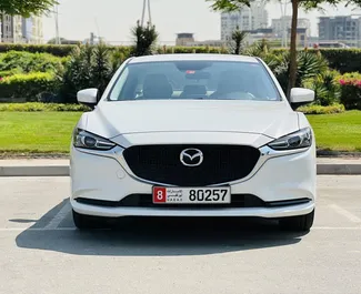 在 阿联酋 租赁 Mazda 6 2023 汽车，特点包括 ✓ 使用 Petrol 燃料和 182 马力 ➤ 起价 110 AED 每天。