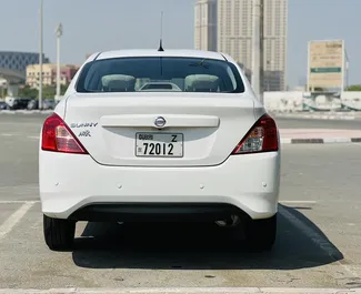 Nissan Sunny 2023 的 Petrol 1.5L 发动机，在 在迪拜 出租。