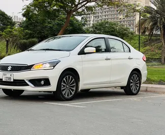 租车 Suzuki Ciaz #8337 Automatic 在 在迪拜，配备 1.5L 发动机 ➤ 来自 萨拉 阿联酋。