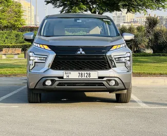 在 阿联酋 租赁 Mitsubishi Xpander 2024 汽车，特点包括 ✓ 使用 Petrol 燃料和 110 马力 ➤ 起价 100 AED 每天。