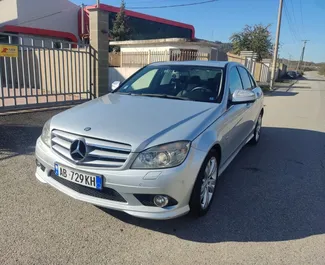 租赁 Mercedes-Benz C220 d 的正面视图，在地拉那, 阿尔巴尼亚 ✓ 汽车编号 #8252。✓ Automatic 变速箱 ✓ 0 评论。