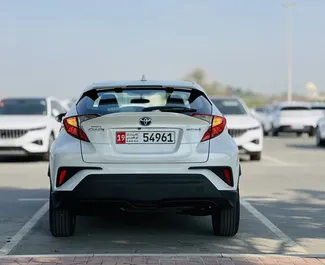 Toyota C-HR 租赁。在 阿联酋 出租的 经济, 舒适性, 交叉 汽车 ✓ Without Deposit ✓ 提供 TPL, FDW, Young 保险选项。