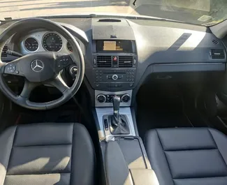 Mercedes-Benz C220 d 租赁。在 在阿尔巴尼亚 出租的 舒适性, 高级 汽车 ✓ Deposit of 100 EUR ✓ 提供 TPL, CDW, SCDW, FDW, Theft 保险选项。