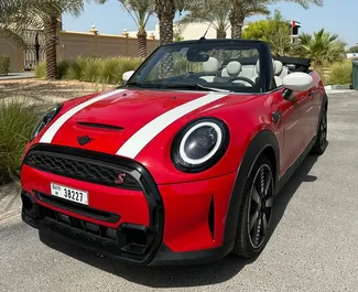 租赁 Mini Cooper S Cabrio 的正面视图，在迪拜, 阿联酋 ✓ 汽车编号 #8563。✓ Automatic 变速箱 ✓ 0 评论。