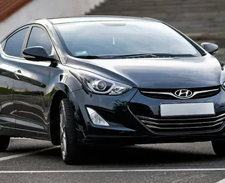 租赁 Hyundai Elantra 的正面视图，在埃里温, 亚美尼亚 ✓ 汽车编号 #9065。✓ Automatic 变速箱 ✓ 4 评论。